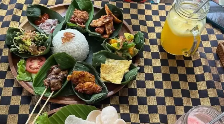 Getting a Meal in Bali